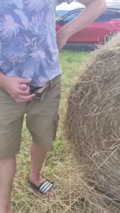 Ils sont vraiment juste c t et ce clown sort sa bite l they are