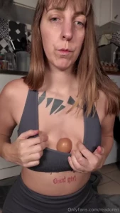 Coucou voil ton petit cadeau du jour hello here is your little gift of