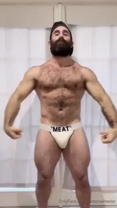 Showing off my muscles 