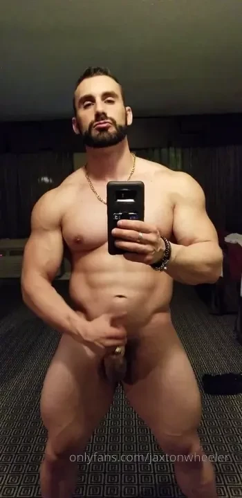 Cum look at my sexy body while i m jerking off and blow a huge load 