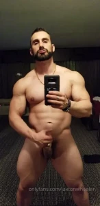 Cum look at my sexy body while i m jerking off and blow a huge load