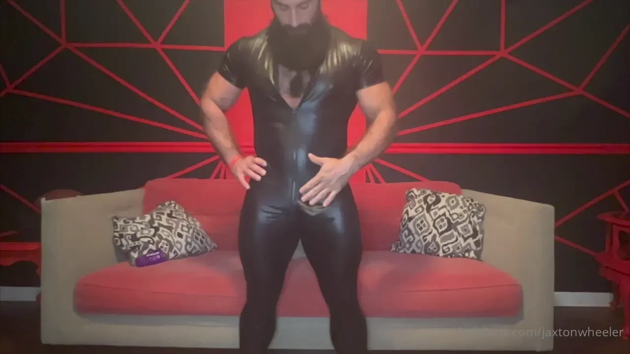 Black leather cum watch daddy in leather stripping down and jerking 