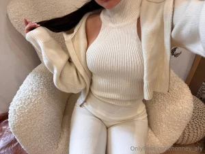 Hi just wanted to share a piece of my mood today nothing special cozy part 1