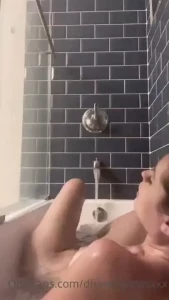 Cum have some fun amp take a bath with me