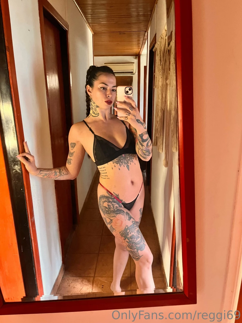 Sexy tattooed body 