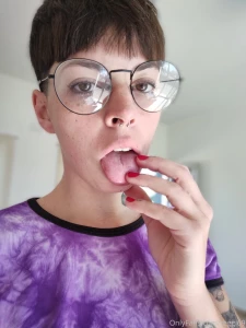 Do you want to throw your crap in my glasses put me on my knees and