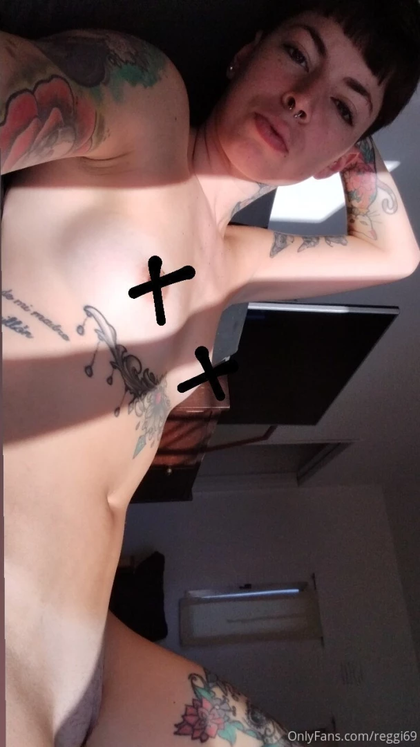 I m going to sit with my hairy pussy on your face until you suffoc4t 