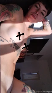 I m going to sit with my hairy pussy on your face until you suffoc4t