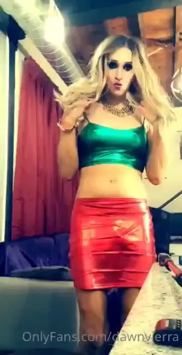 No one is in here and im bored af and that makes me remember i don t 