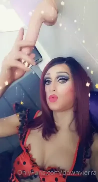 Guess who s online all dressed up 