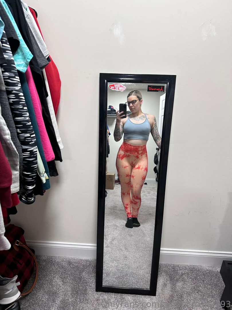 Heading to the gym to keep growing this booty part 1 