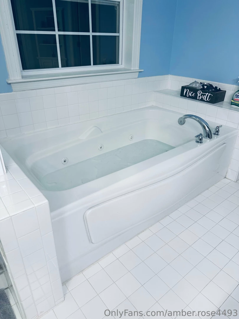Come check out me being fucked doggy in this bath tub 6 minute video 