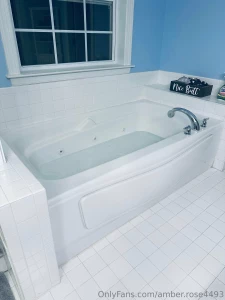 Come check out me being fucked doggy in this bath tub 6 minute video