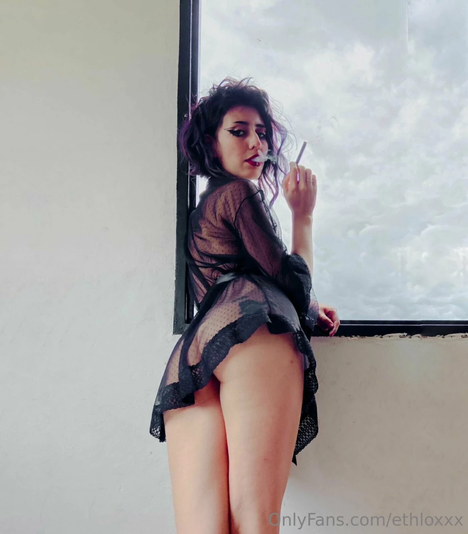 I want to be the girl that makes your hottest and most perverse dreams 