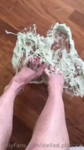 Sticky feet