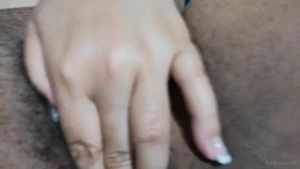 Mira papi bien peluda y rica me la he dejado para ti hoy for you dady