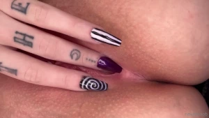 neverboob1 - So refreshing to have a fresh wax and fresh set of nails before 