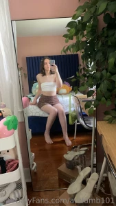 Look at my silly little bimbo outfit part 1
