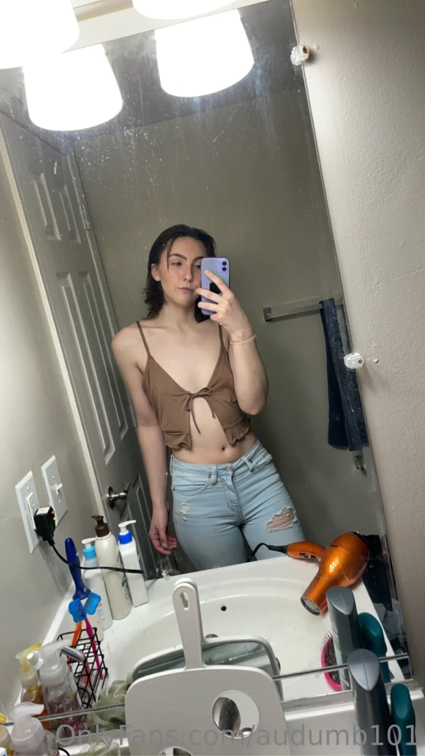 I look too cute to not be getting some dick right now or some pussy 
