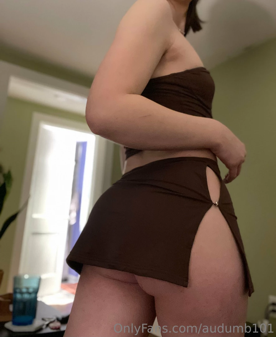 Do you think this outfit s too skimpy to wear to the mall next weekend 