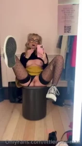 Teasing you while christmas shopping