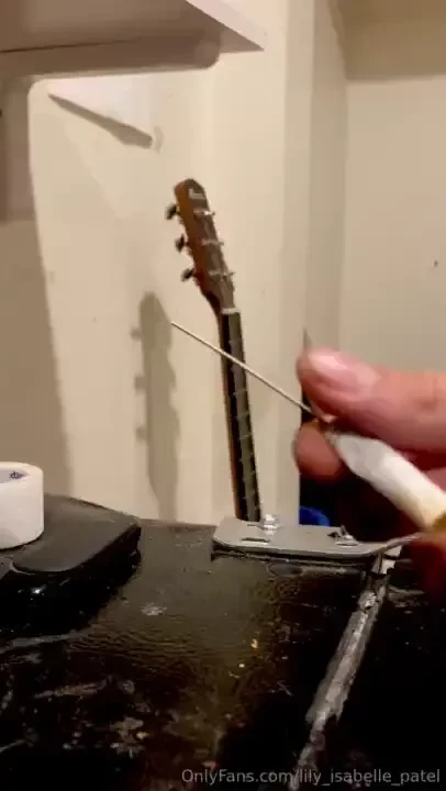 A guitar string cigarette and the z ed cigarette part 1 