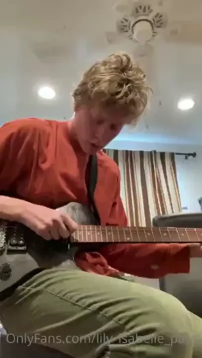Electric guitar practice 