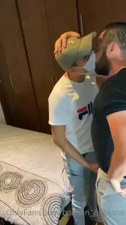 Bisexual pasa la tarde con su novia y en la noche viene a visitarme part 2 