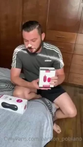 No acostumbro a meterme cositas en el culito ajaja pero quer a mostrar