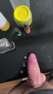 No se porque amo llenar mis muebles de leche creo la leche le da
