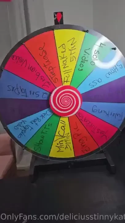 Heeeeey bby lets see if u are a lucky men tip here to spin the roullet 