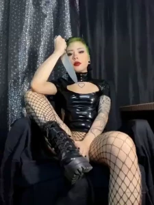 Come to my dm s right now you slut don t make me use it on that