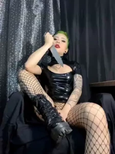 A deal you can t ignore watch me in my tight black leather suit and