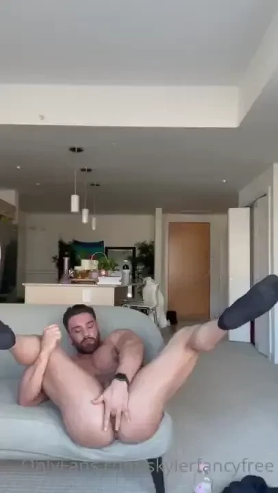 Woah spreading my ass in every single position while finger fucking my 