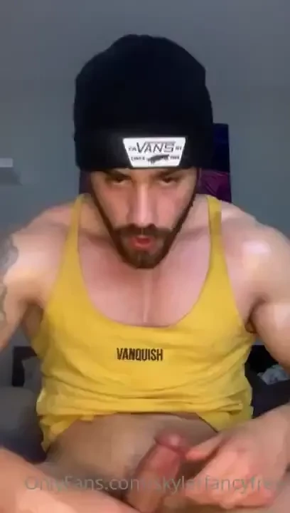 Jerking with face in it in this video i take my cock out see me 