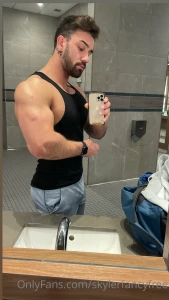 Make sure to check your dms for all my hot content sent to you