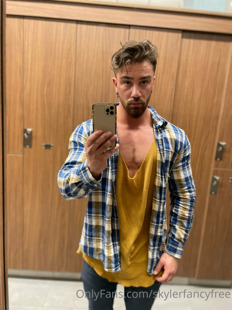 Spend the weekend with me skylerfancyy 