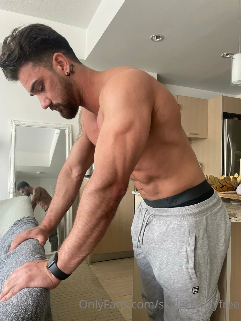 Me just thinking about where to jerk off next skylerfancyy 