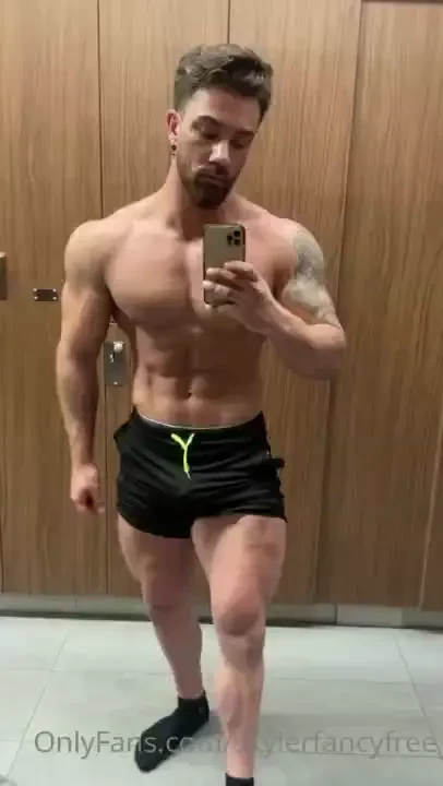 Free trial to my vip to everyone who follows me on tiktok skylerflexes 
