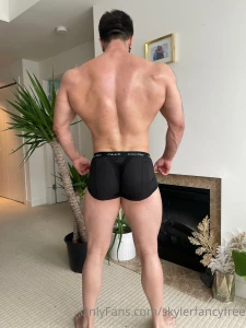 Do you like my ass skylerfancyy