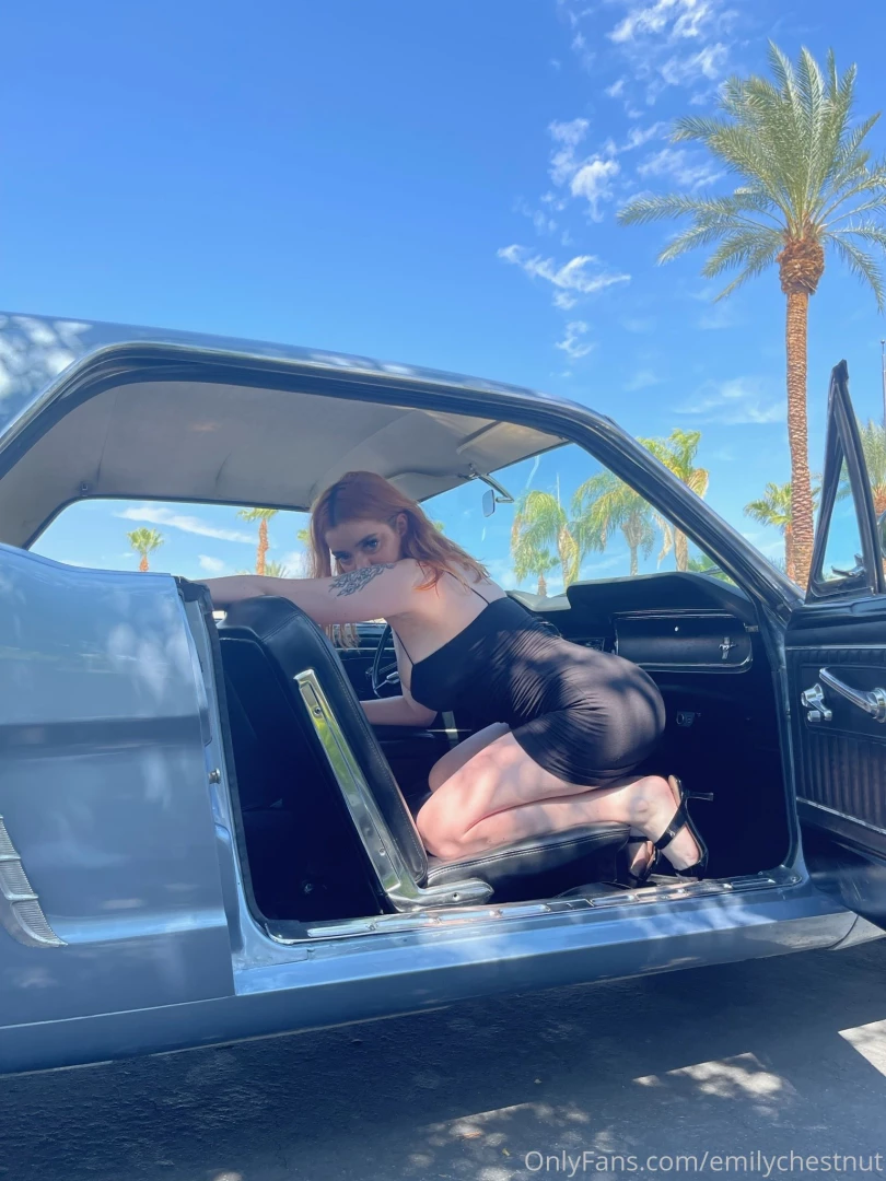 Wanna see my peaches 