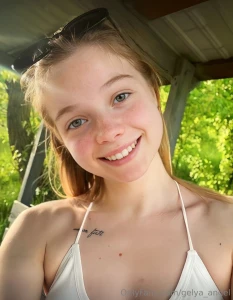 Big ass slut sunnybanny1 wants you to slap it this naughty loves to part 667