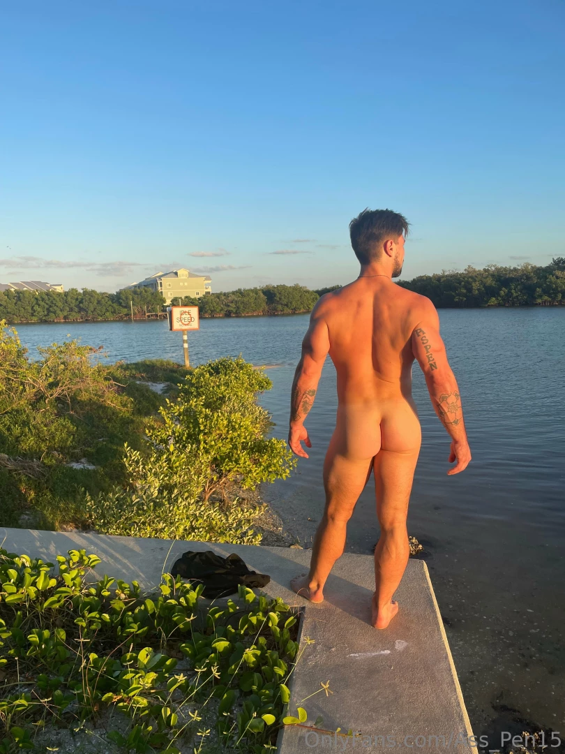 It meeeee just out here doing my best with the hand i was dealt my 