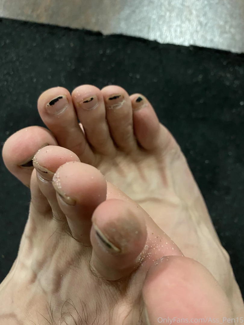 Feet pics are free with my sites subscription pity no one screams for part 1 