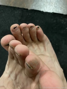 Feet pics are free with my sites subscription pity no one screams for part 1