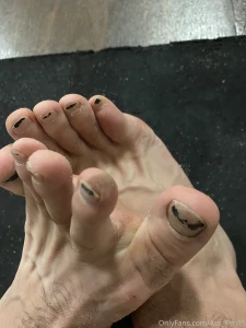 Feet pics are free with my sites subscription pity no one screams for part 8