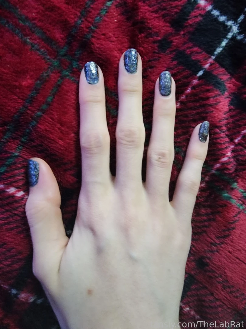 New nails testing out a holographic polish over my regular black fyp part 1 