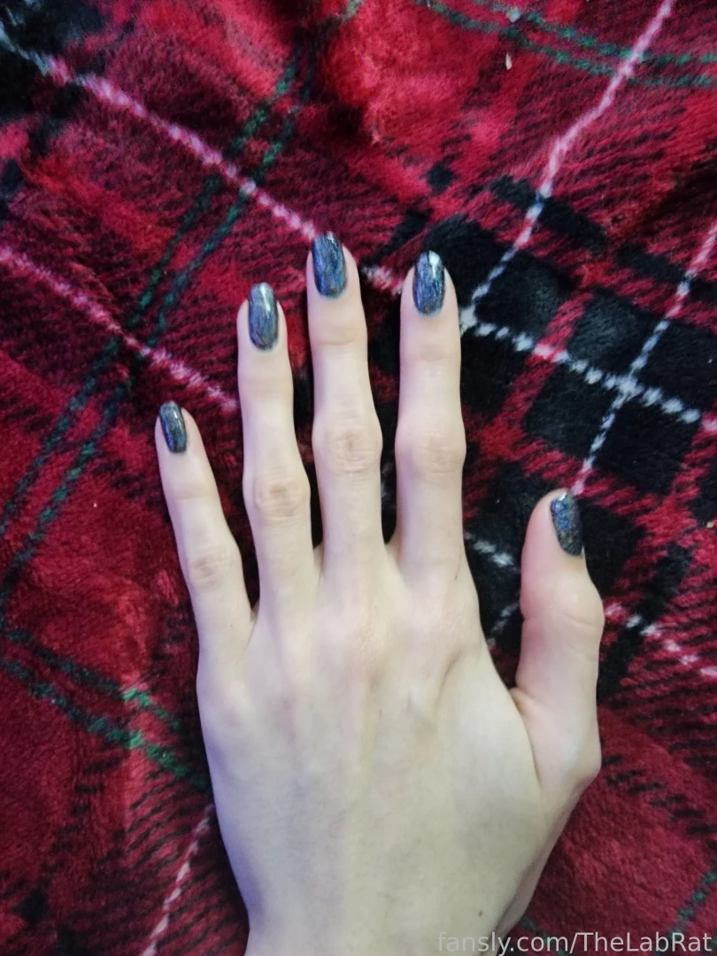 New nails testing out a holographic polish over my regular black fyp part 2 