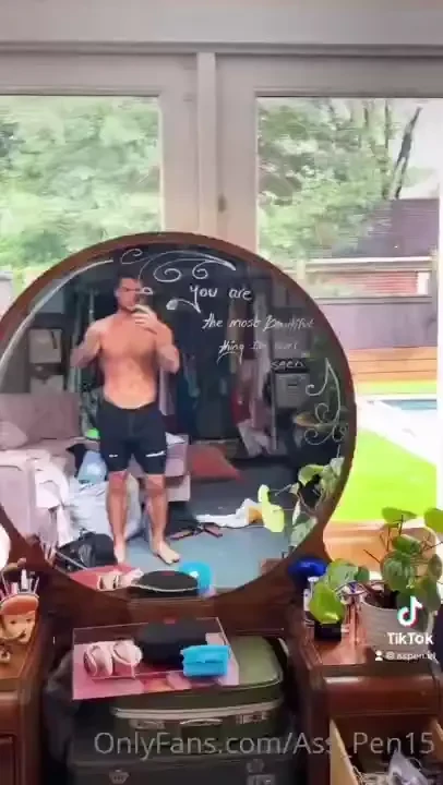 You are the most beautiful thing i ve ever seen 