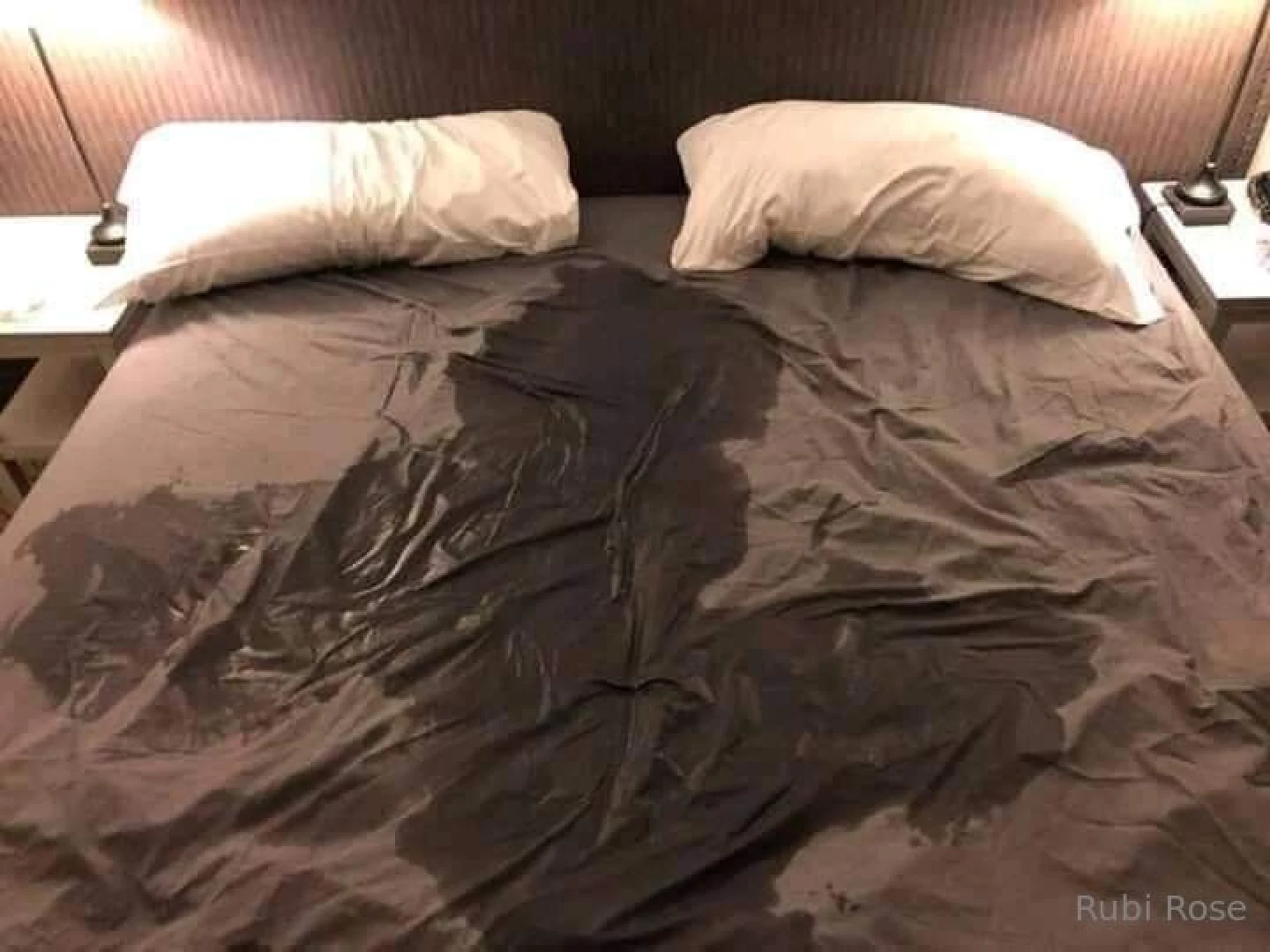 I just squirted all over my sheets omg bby ive been so horny lately bc 